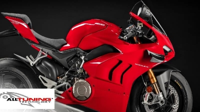 Ducati Streetfighter, Ducati Panigale, Ducati Scrambler, Moto Guzzi V85 TT,